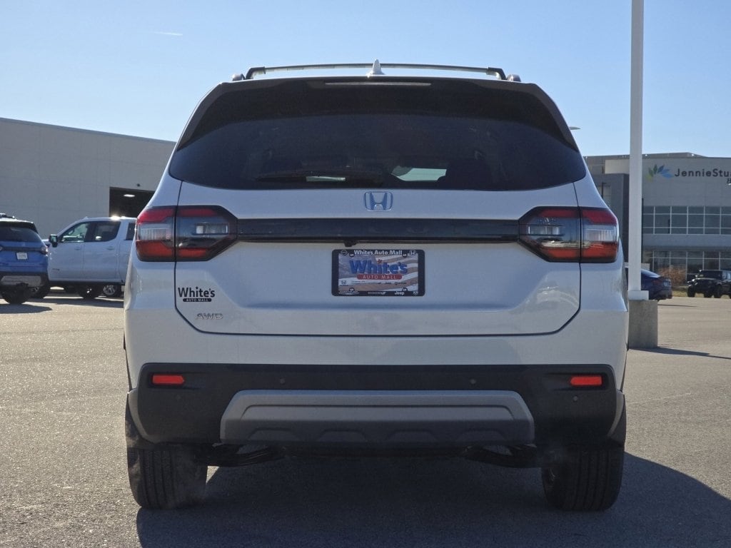 2025 Honda Pilot EX-L - Photo 17