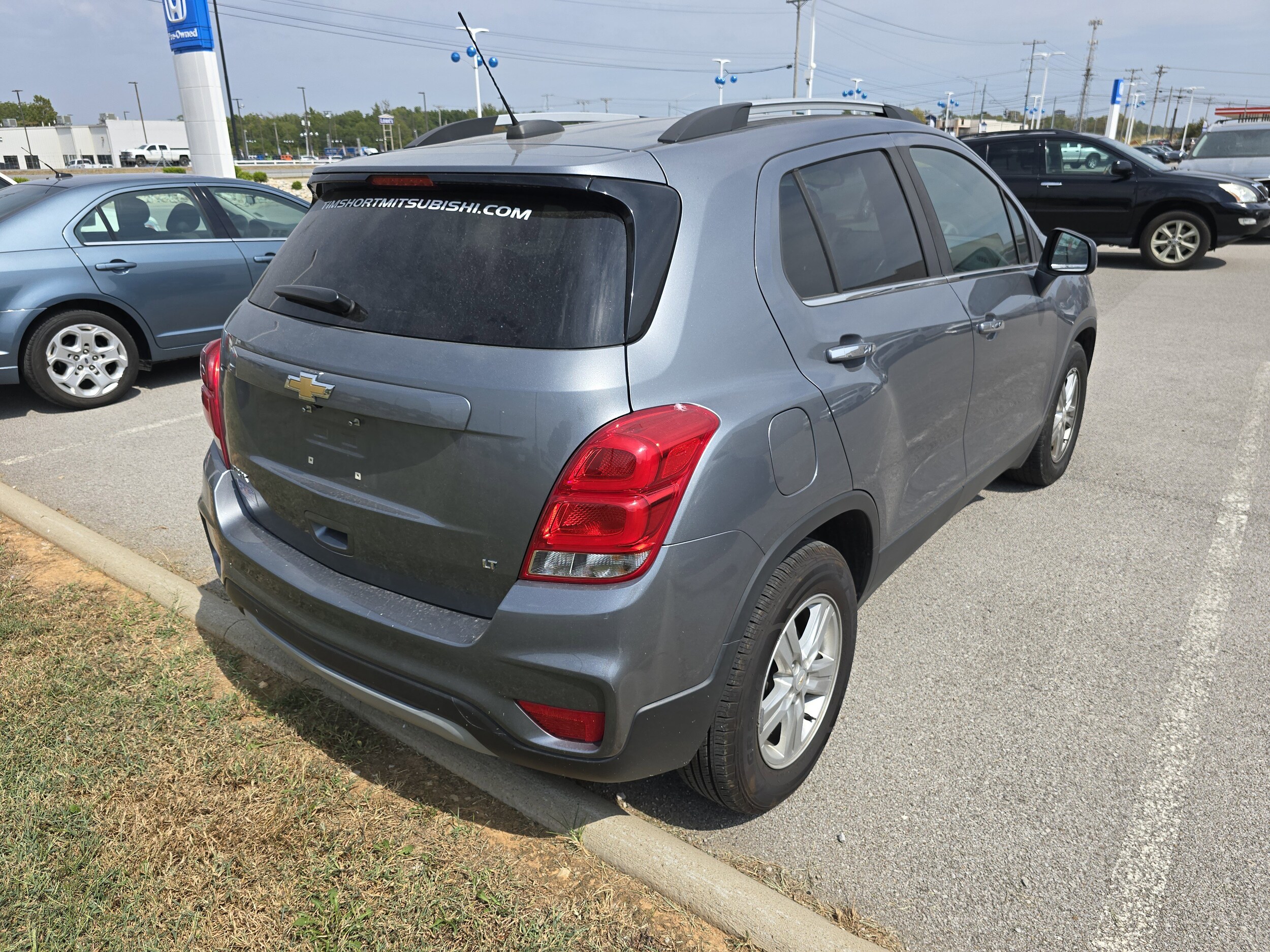 2019 Chevrolet Trax LT photo 2