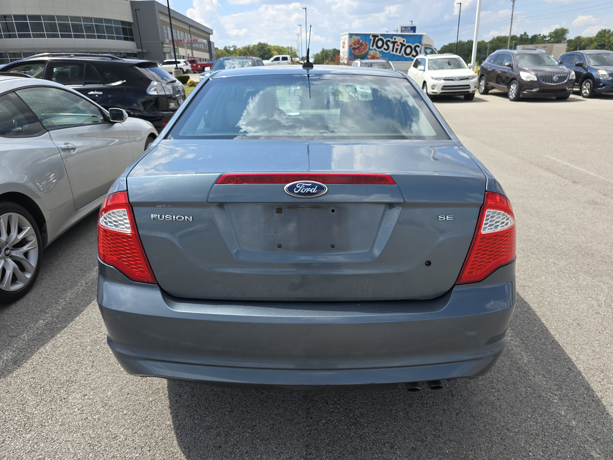2011 Ford Fusion SE photo 2
