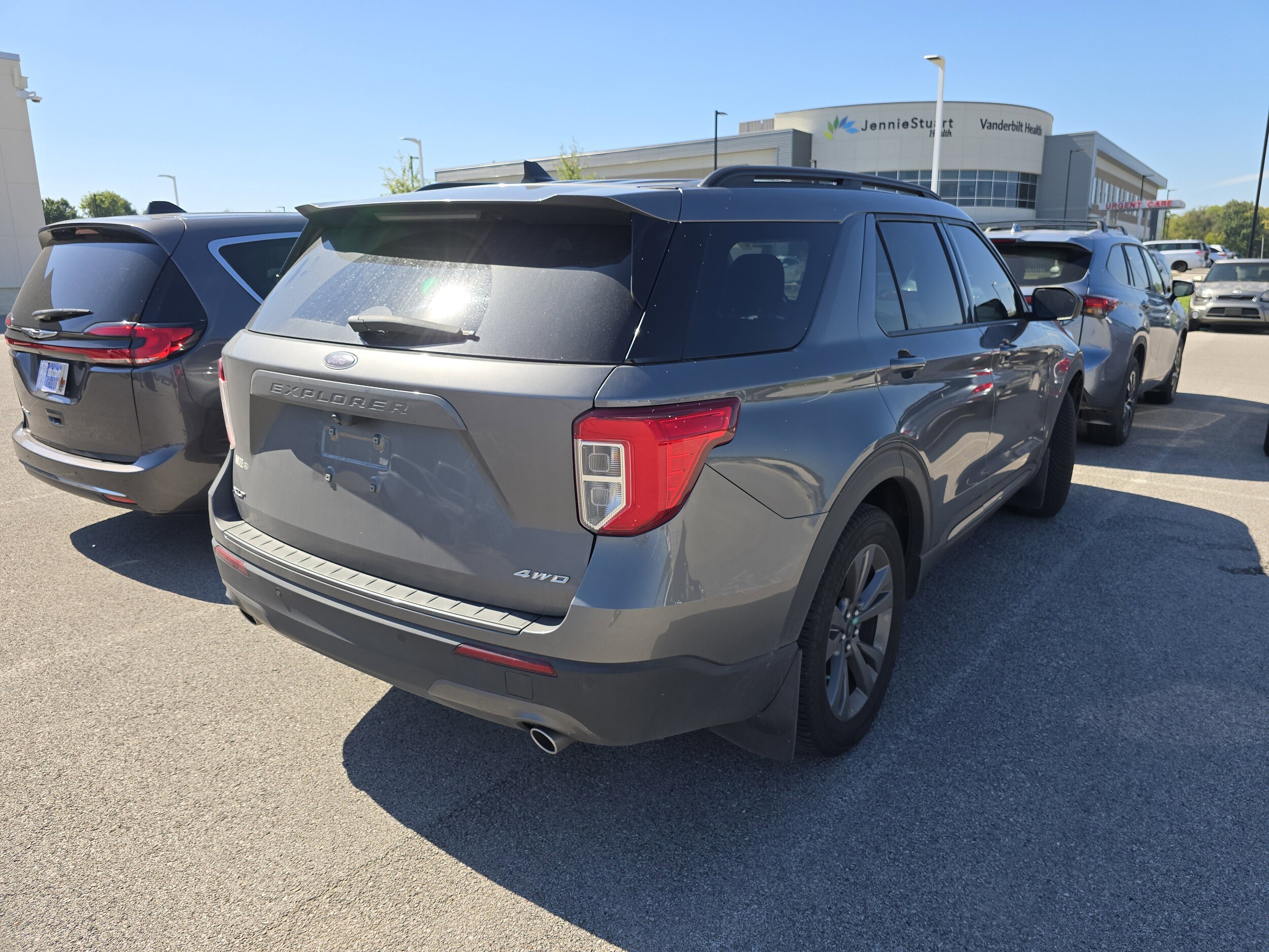 2021 Ford Explorer XLT photo 3