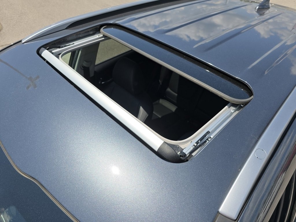 2021 Kia Seltos SX photo 3
