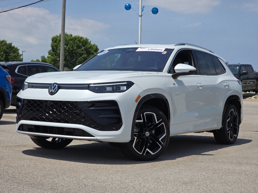 2025 Volkswagen Tiguan 2.0T SEL R-Line 4Motion's photo