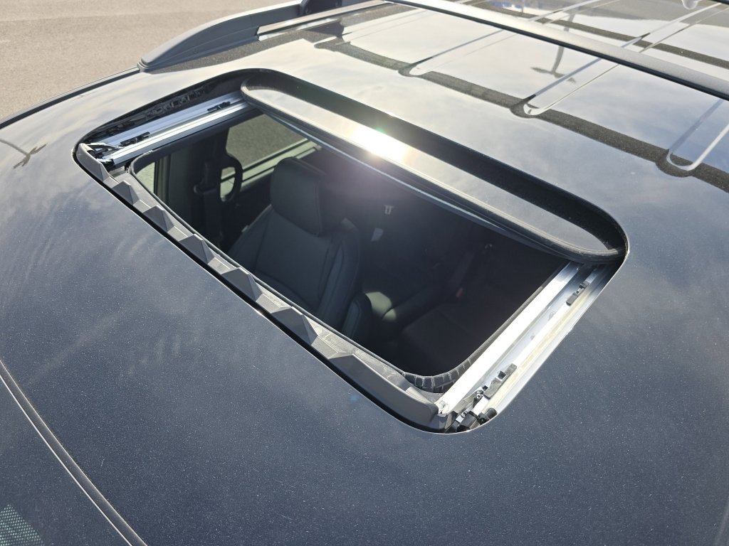 2026 Honda Odyssey photo 2