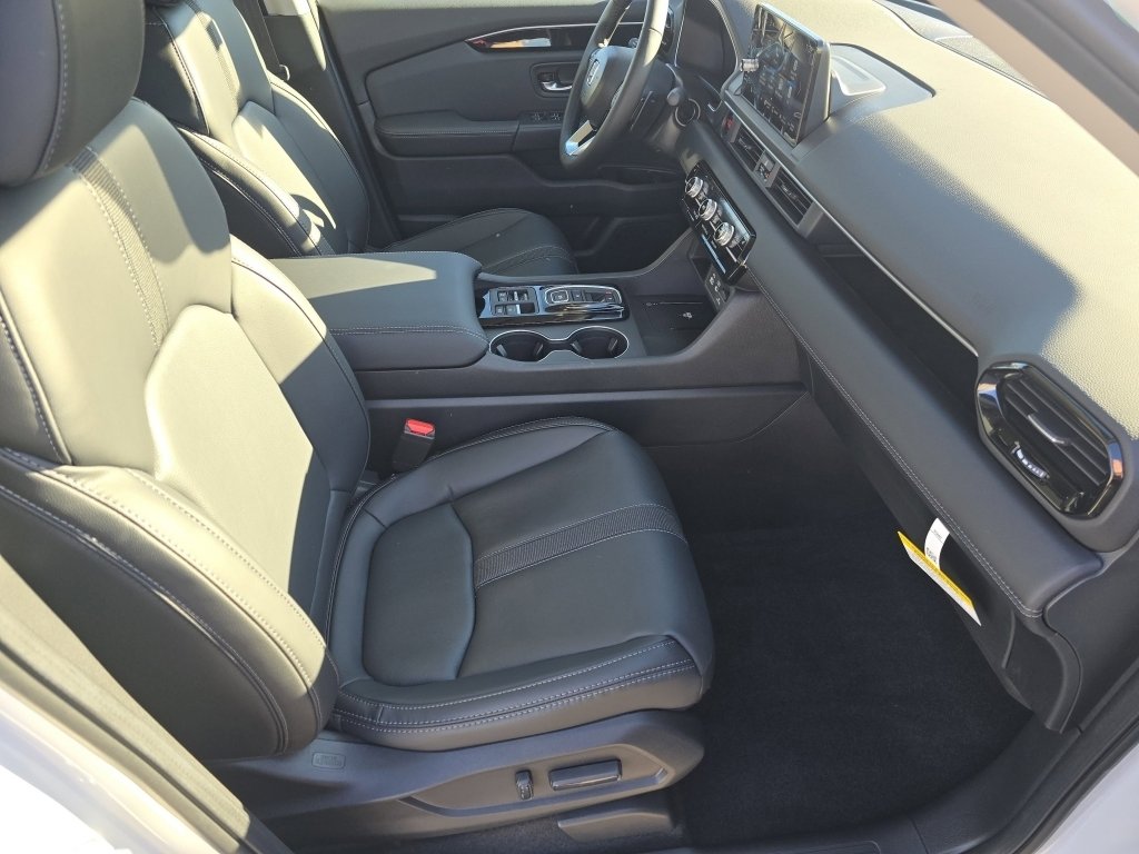 2025 Honda Pilot EX-L - Photo 28