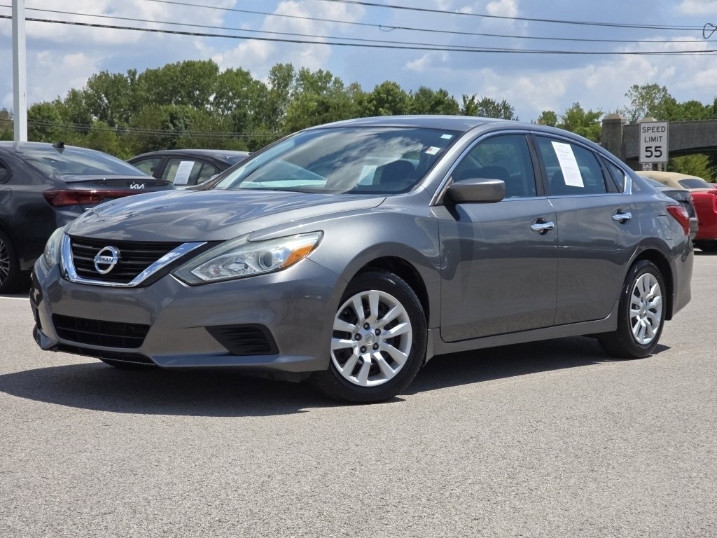 Used 2017 Nissan Altima S with VIN 1N4AL3AP4HC498051 for sale in Hopkinsville, KY
