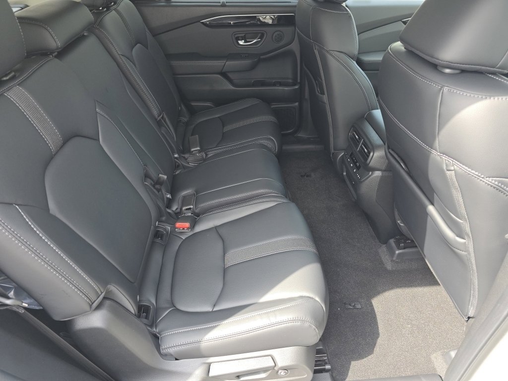 2025 Honda Pilot EX-L - Photo 24