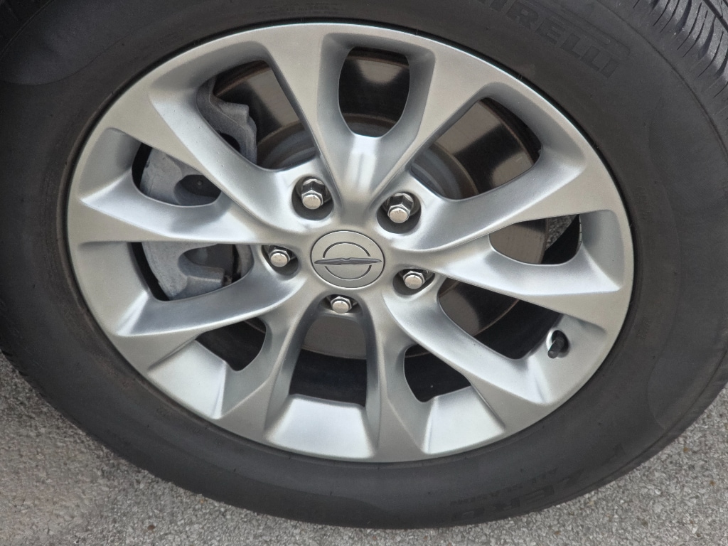 Used 2023 Chrysler Pacifica Touring L Passenger Van