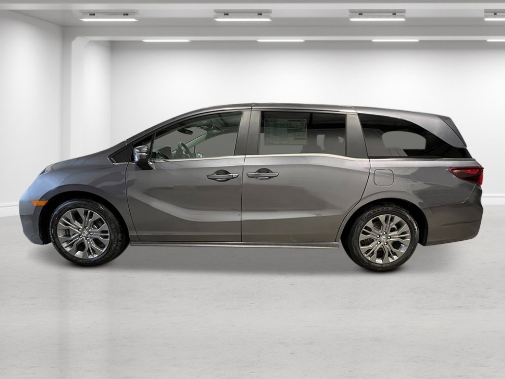 2026 Honda Odyssey Touring photo 2