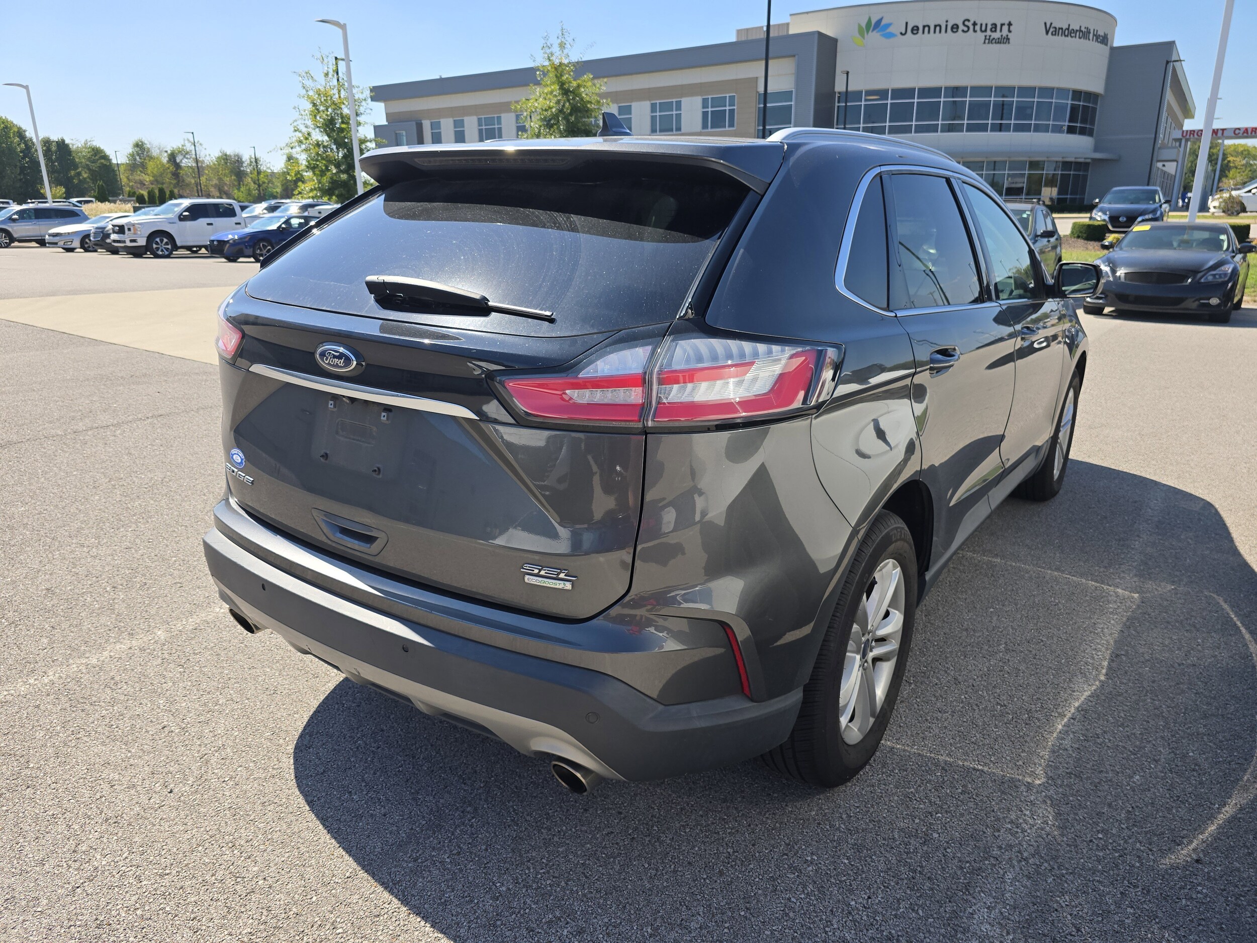 2019 Ford Edge SEL photo 2