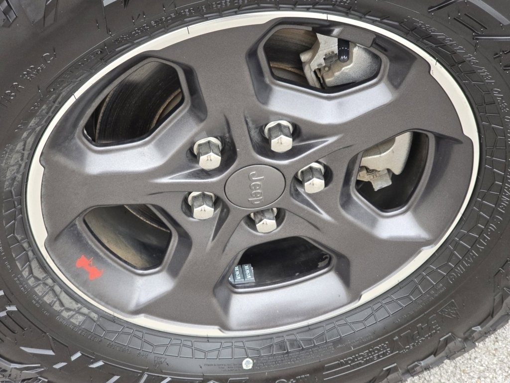 2021 Jeep Gladiator Rubicon photo 3