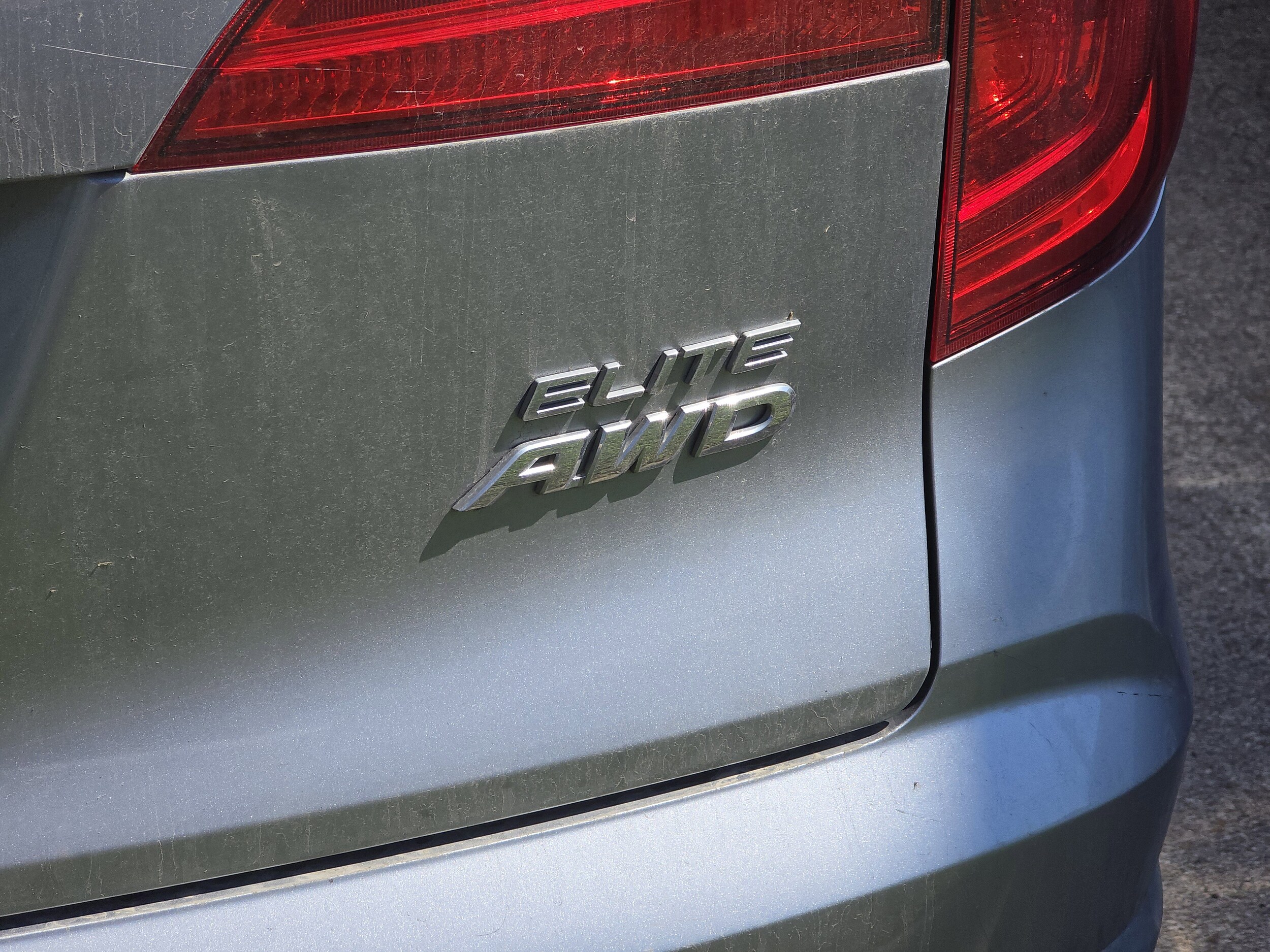 2017 Honda Pilot Elite photo 4
