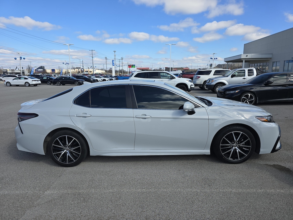 Used 2023 Toyota Camry SE Sedan