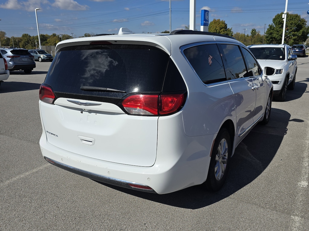 Used 2017 Chrysler Pacifica Touring-L Van