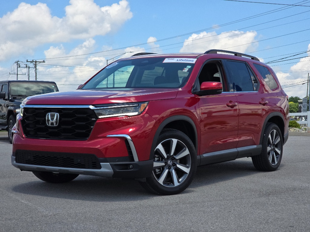 2025 Honda Pilot Touring AWD's photo