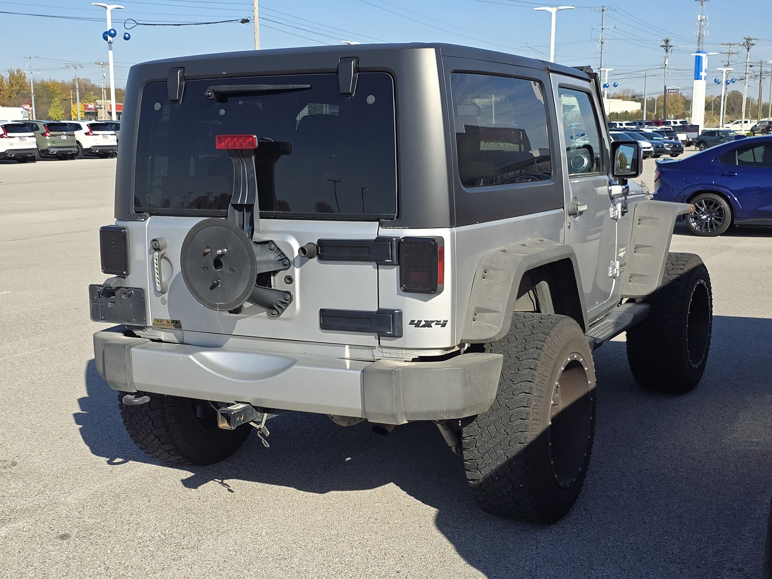 2011 Jeep Wrangler Sahara photo 2
