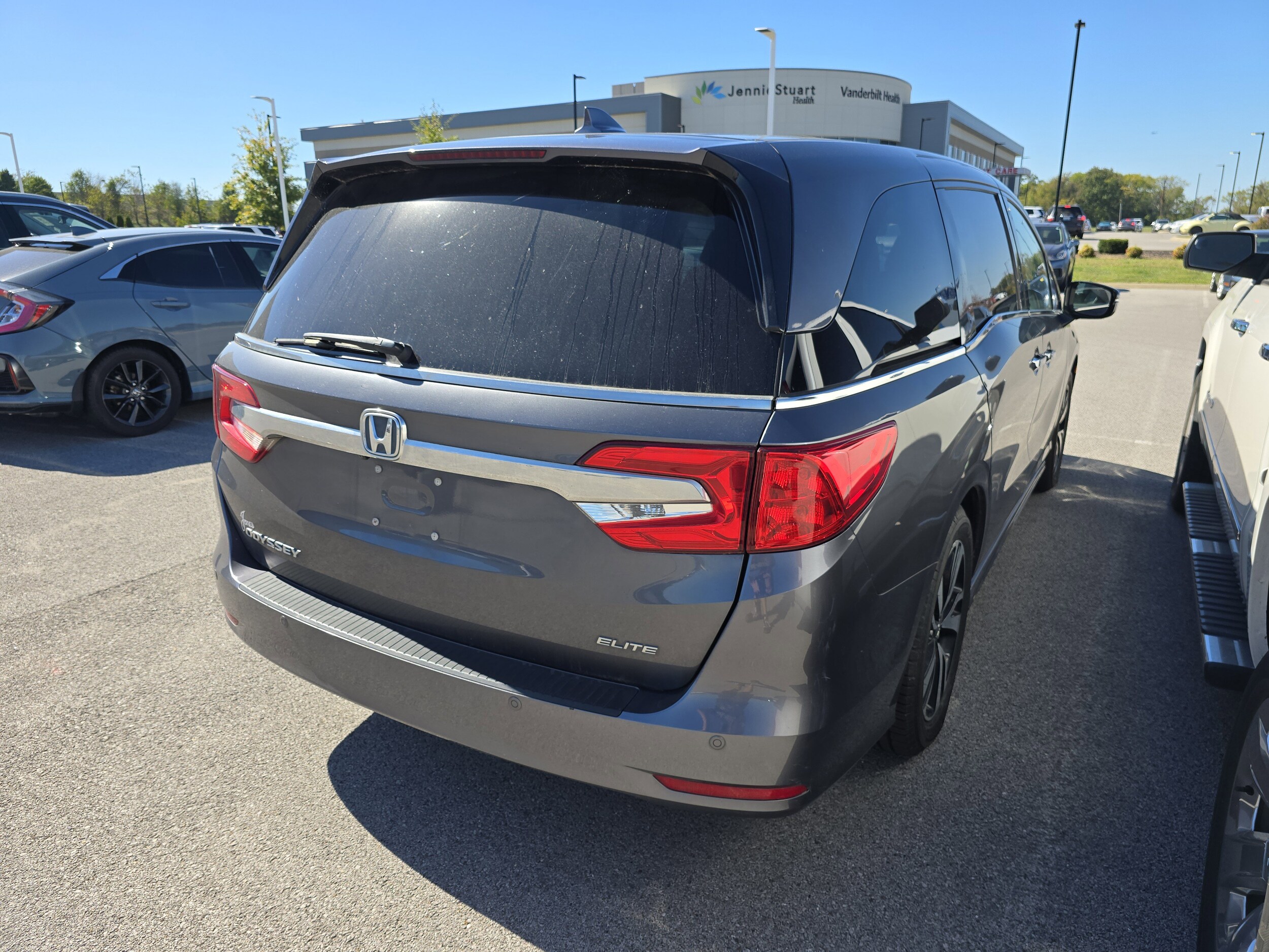2018 Honda Odyssey Elite photo 2
