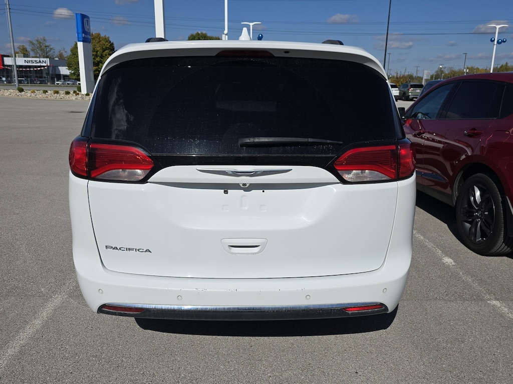 Used 2017 Chrysler Pacifica Touring-L Van