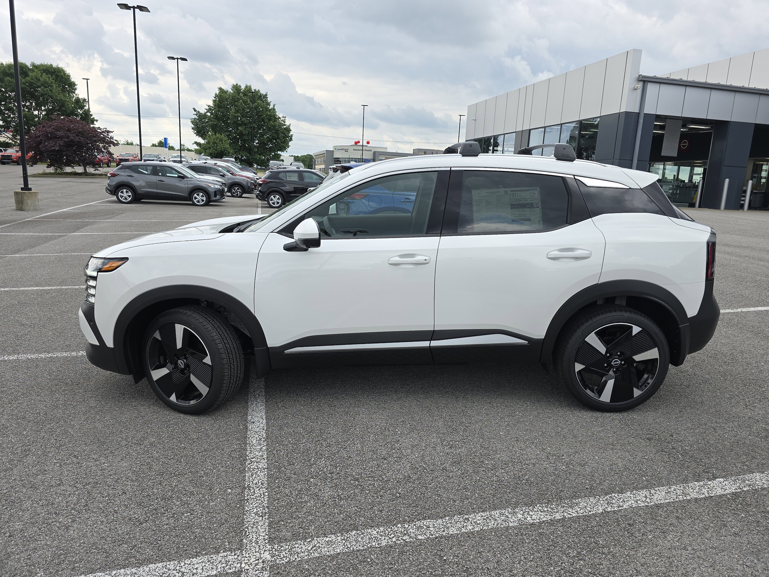 2025 Nissan Kicks SR - Photo 18