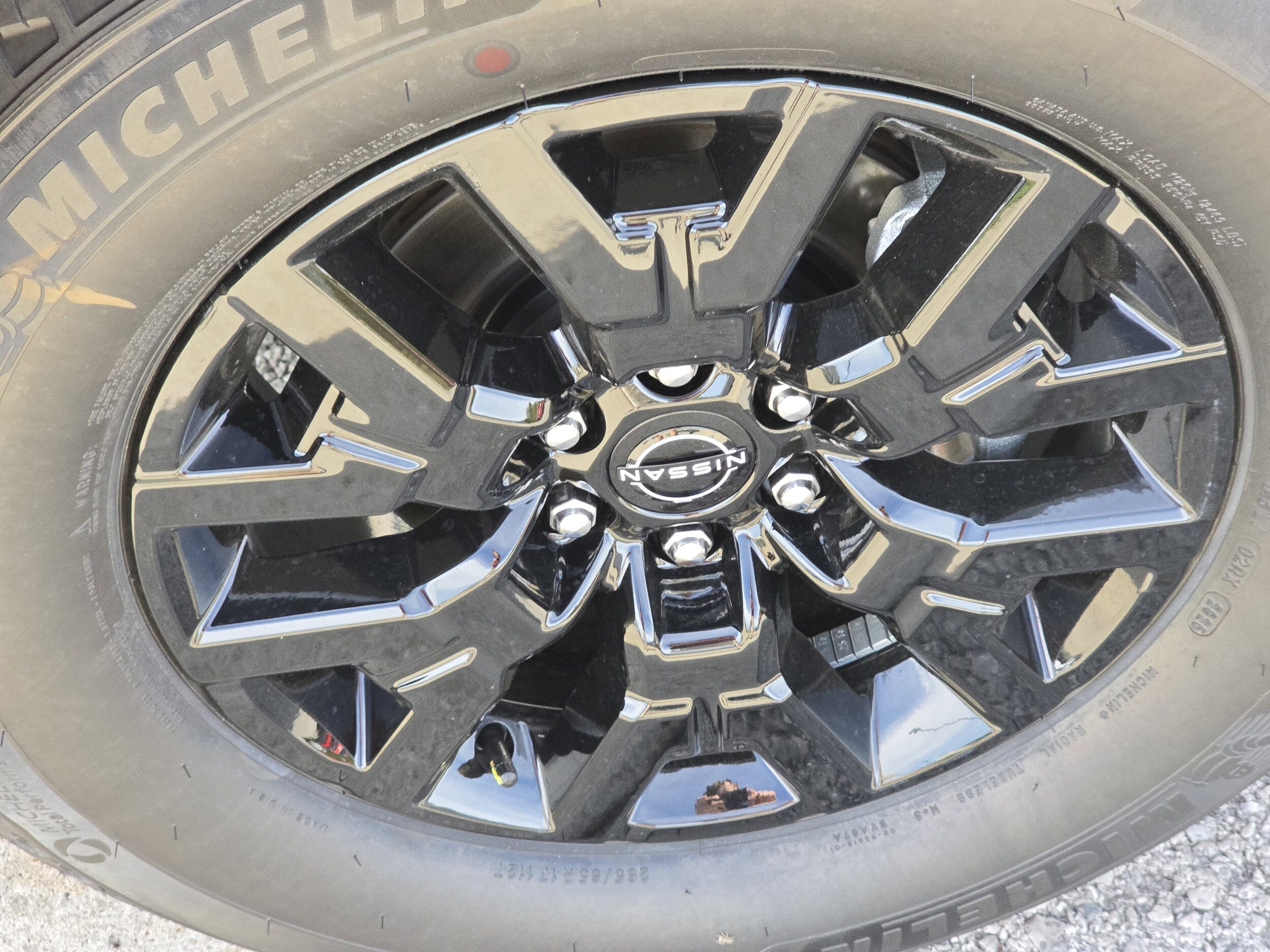 2026 Nissan Frontier SV Crew Cab photo 3