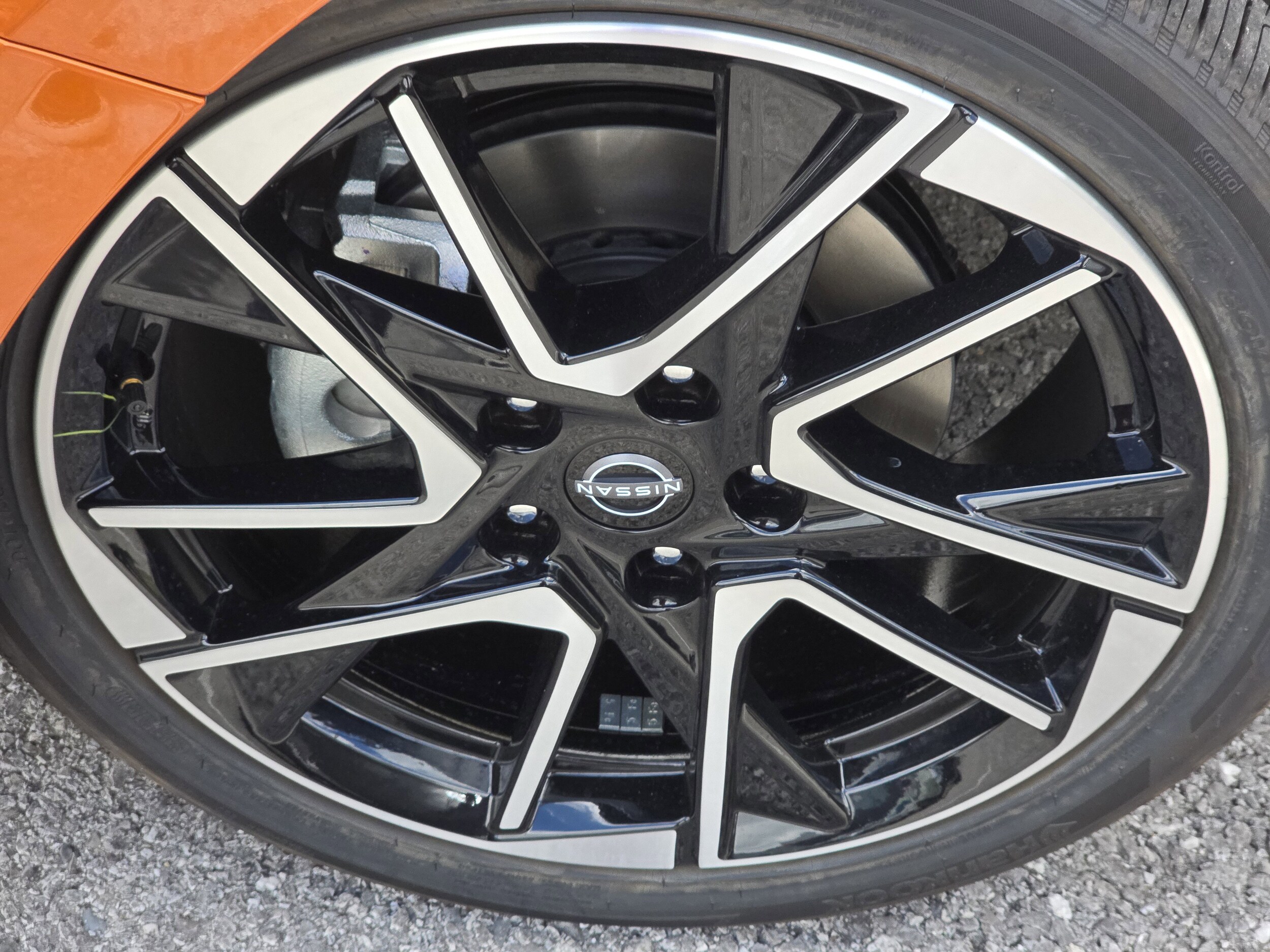 2025 Nissan Sentra SR photo 3