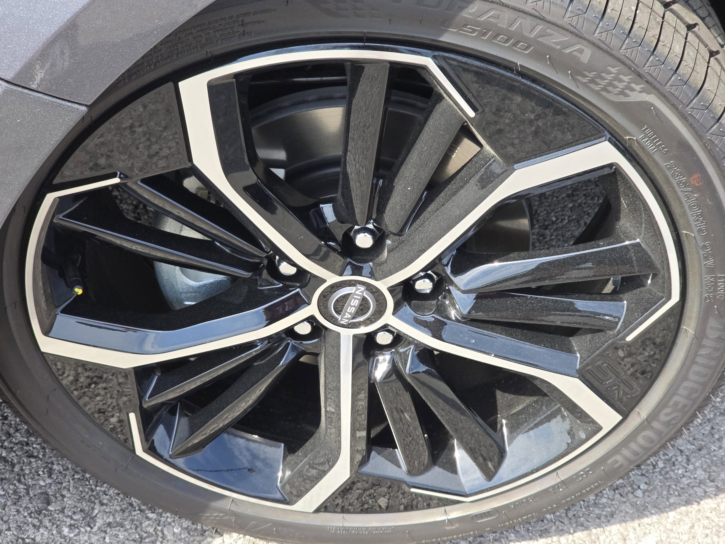 2025 Nissan Altima SR photo 2