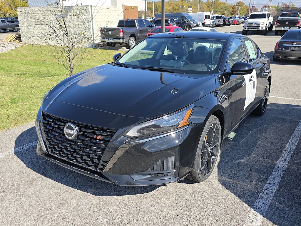 New 2025 Nissan Altima SR Sedan