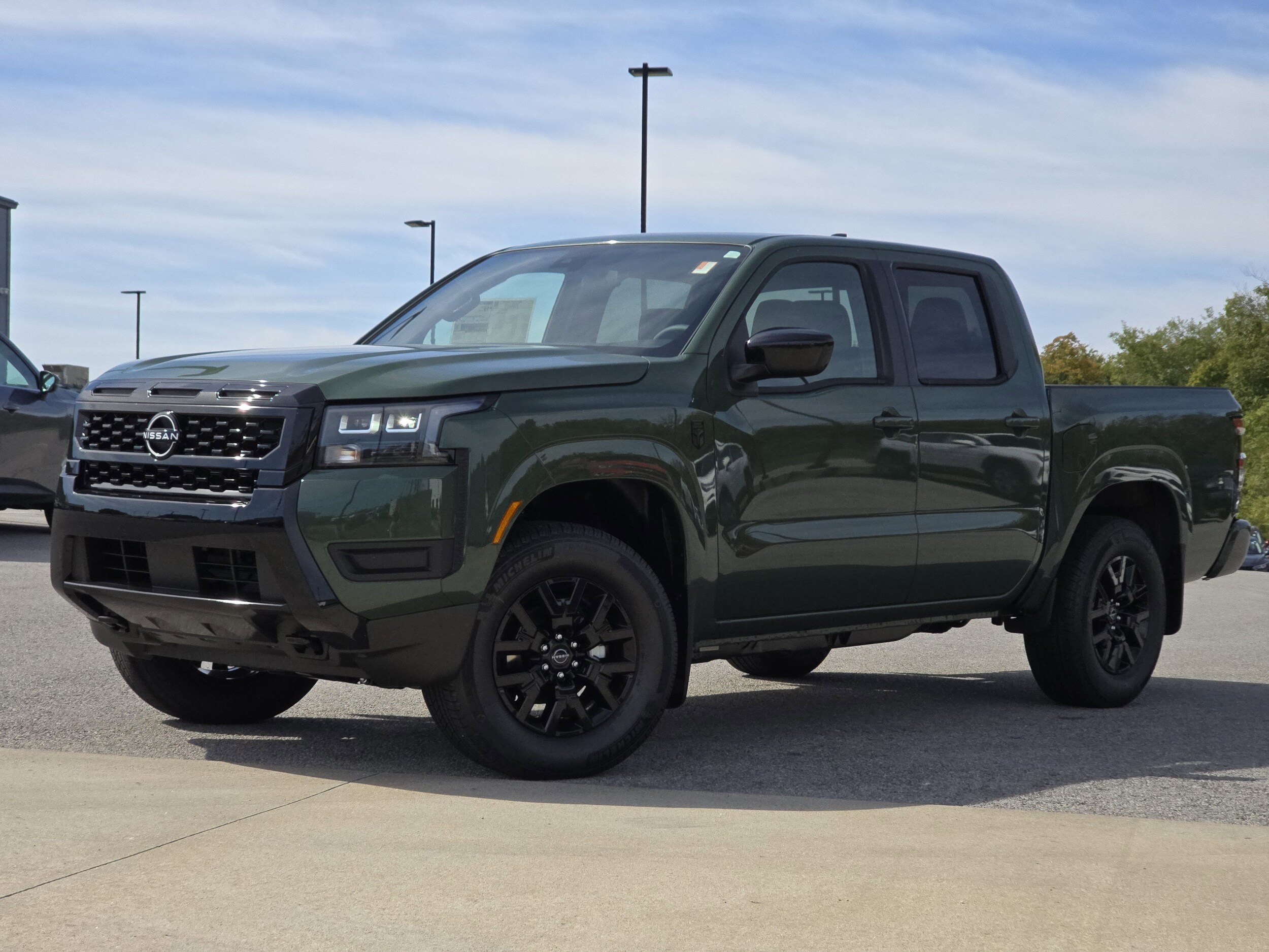 2026 Nissan Frontier SV Crew Cab photo 2