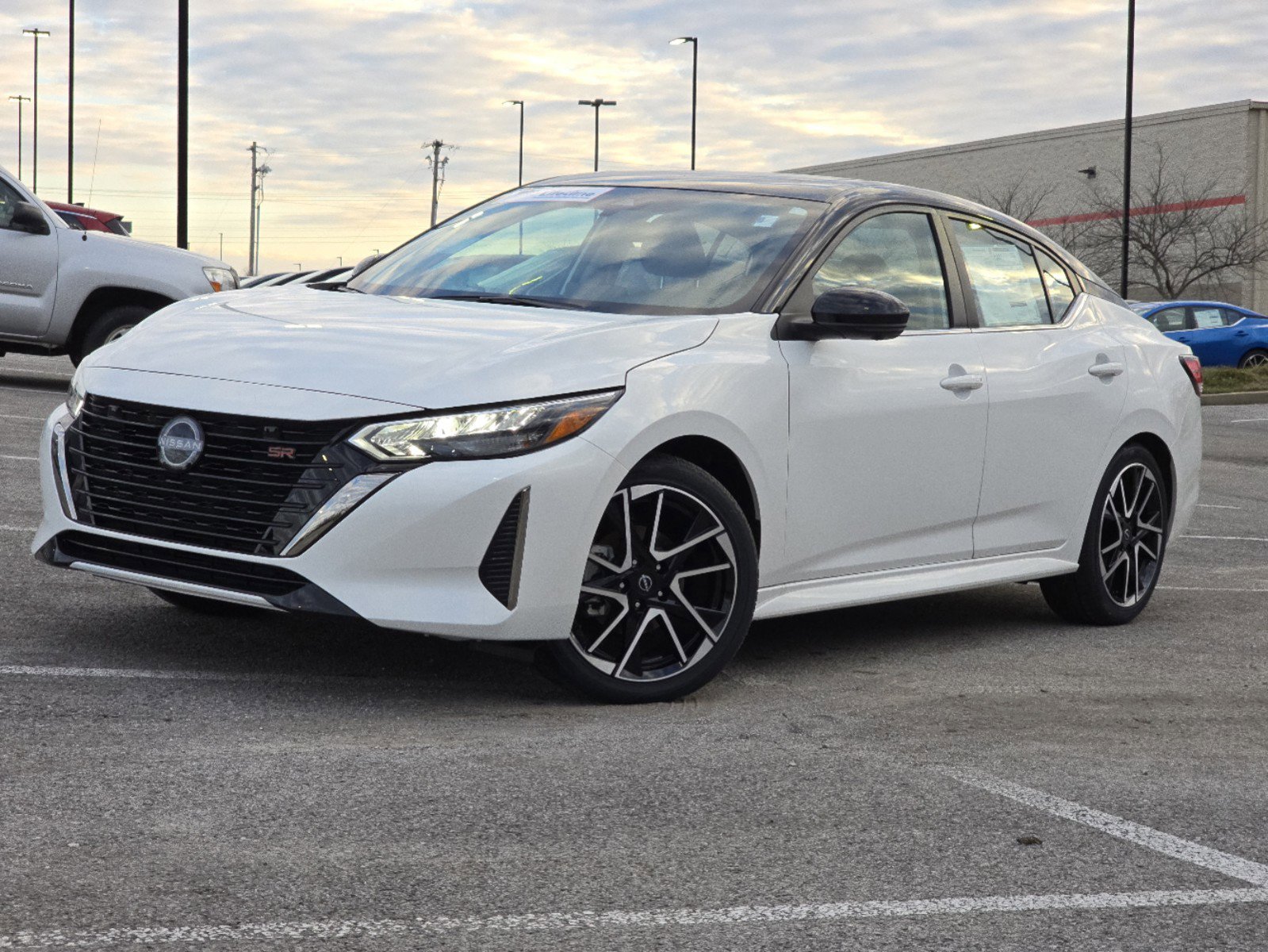 2025 Nissan Sentra SR photo 2