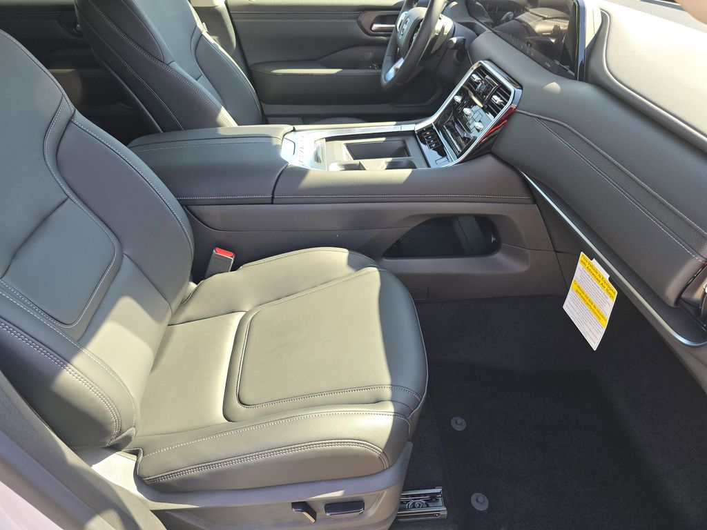 2026 Nissan Armada SV - Photo 21