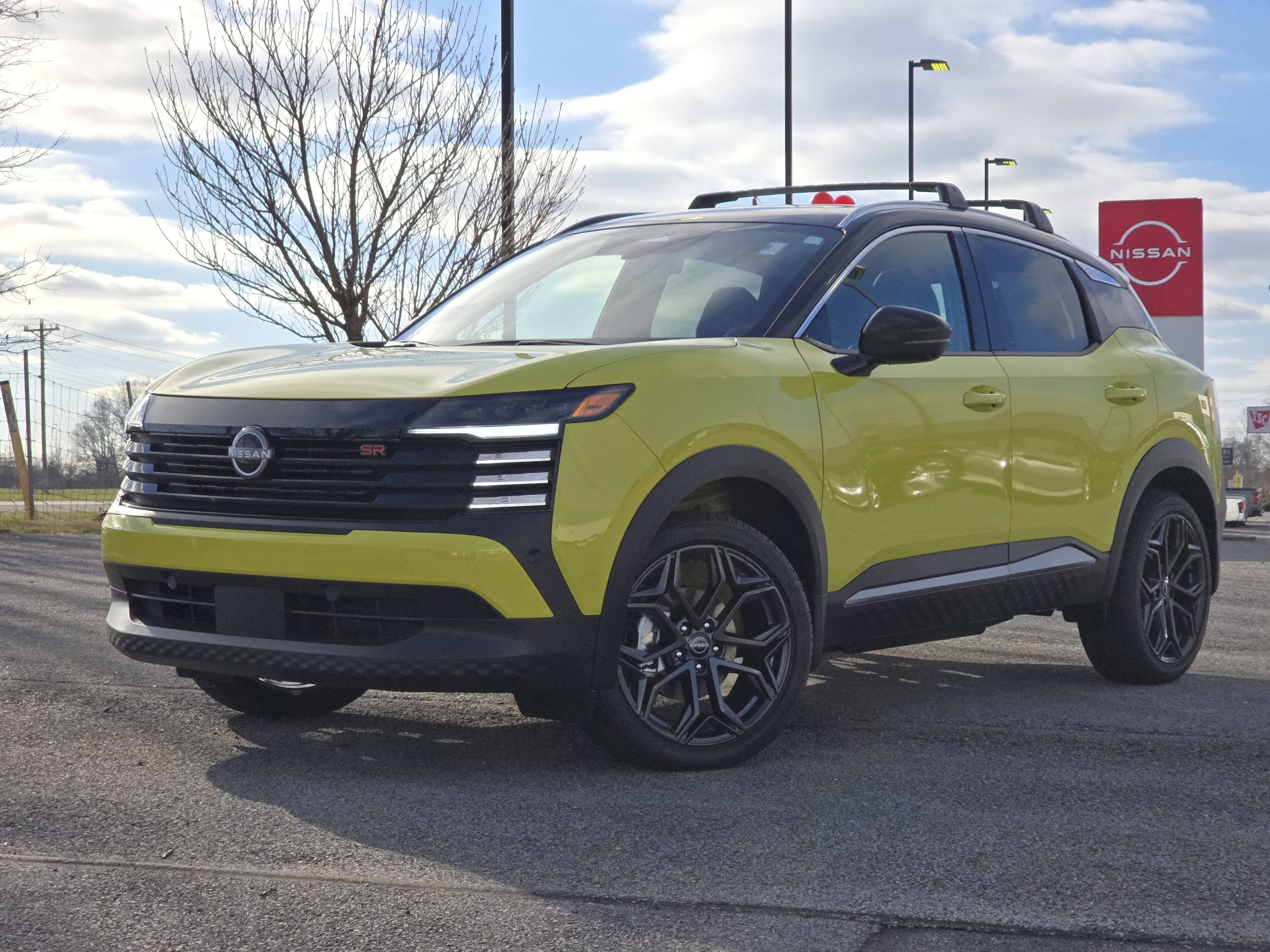 2025 Nissan Kicks SR AWD's photo