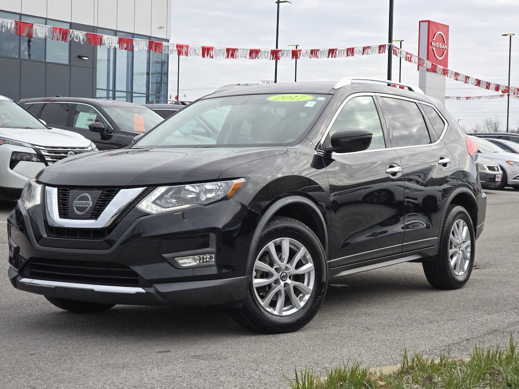 Used 2017 Nissan Rogue SV Sport Utility