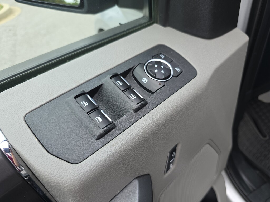 2018 Ford F-150 XLT photo 22