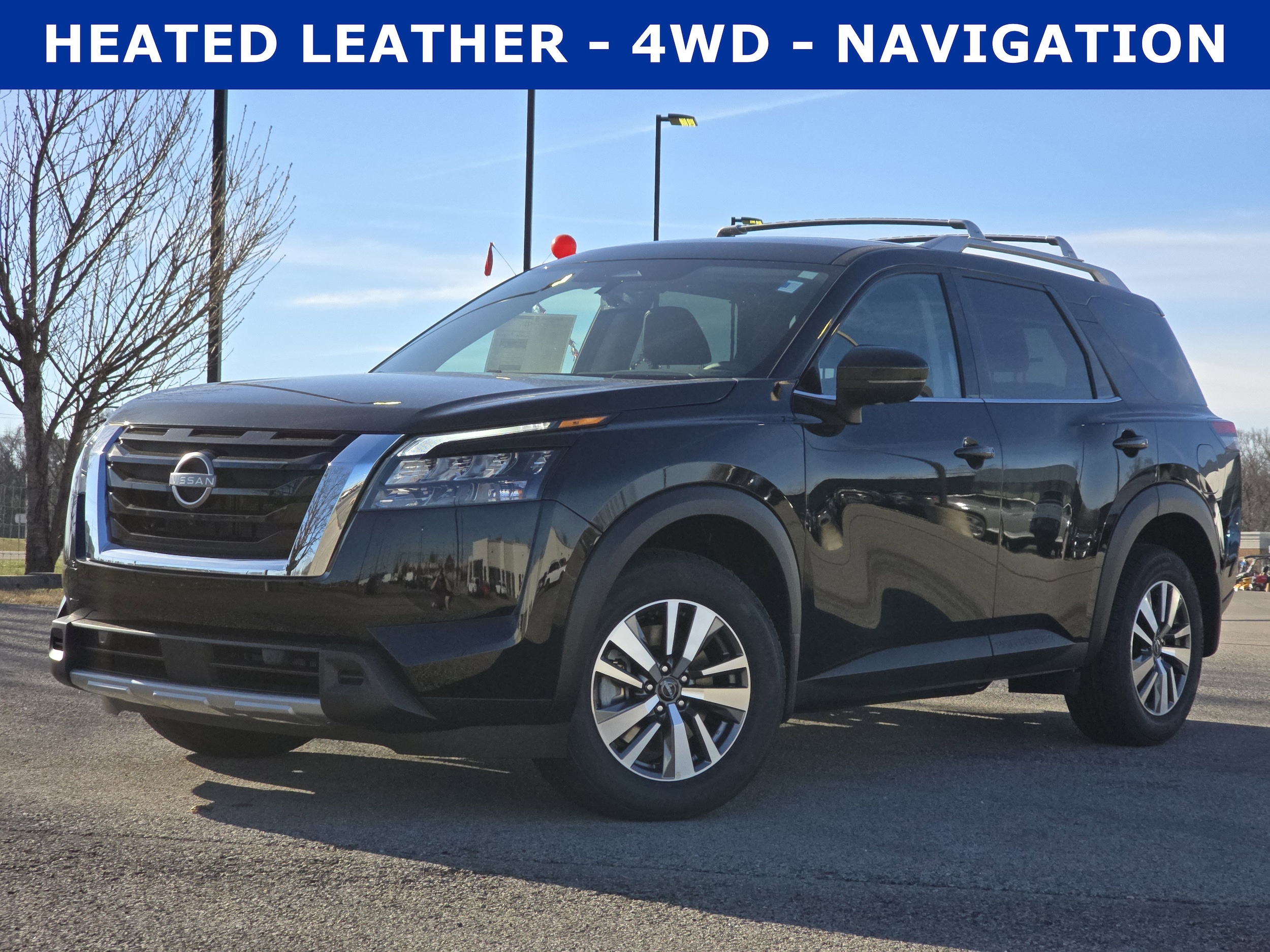 2025 Nissan Pathfinder SL's photo