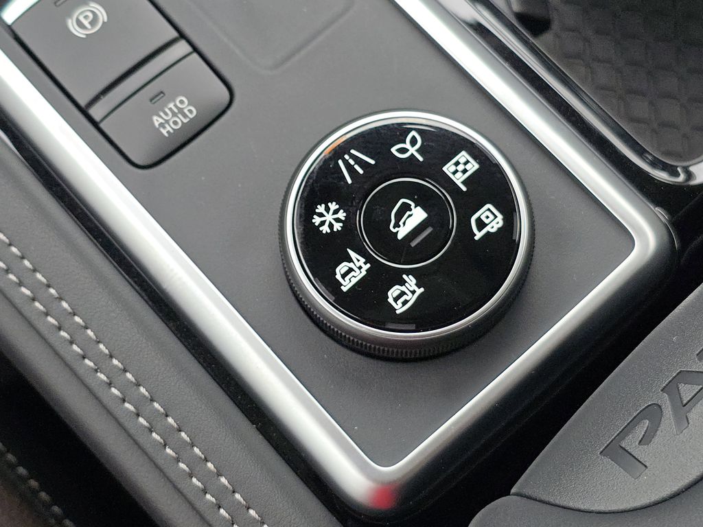 2026 Nissan Pathfinder Platinum - Photo 10