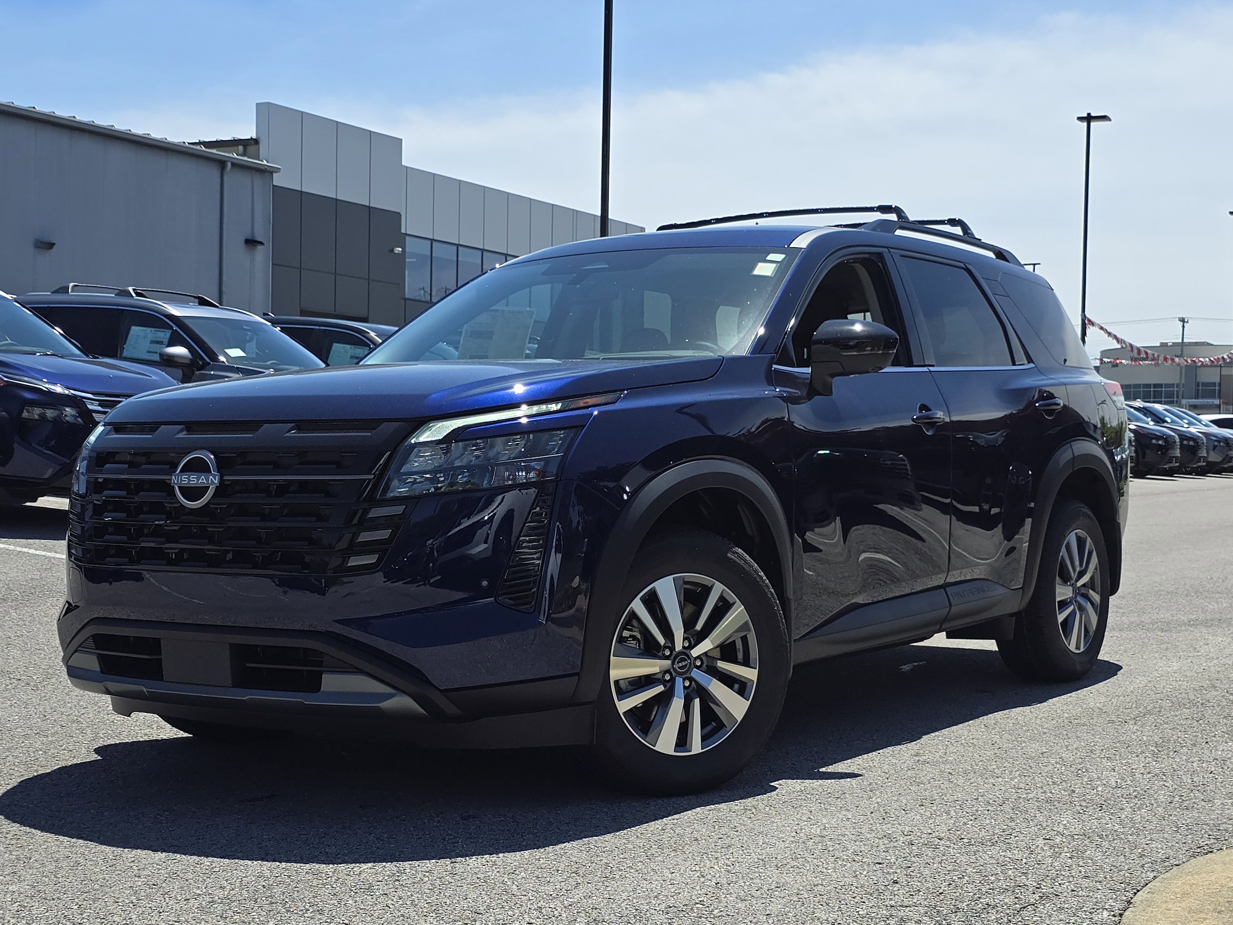 2026 Nissan Pathfinder SL 4WD's photo