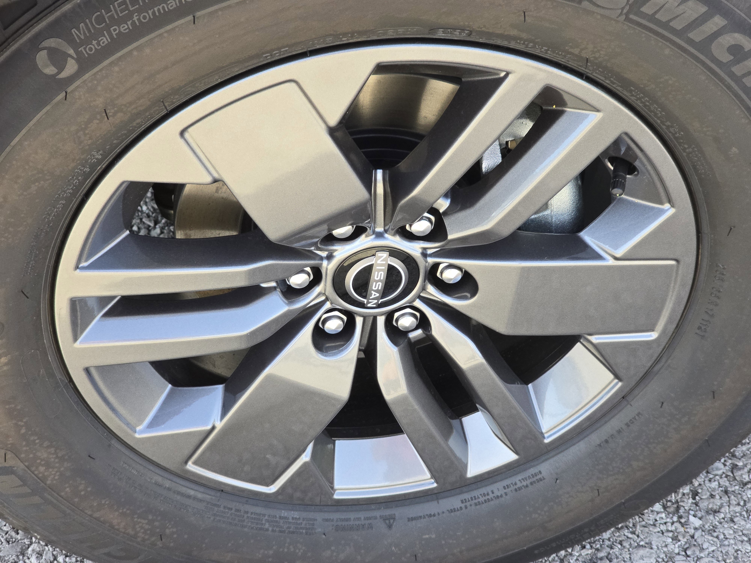 2026 Nissan Frontier SV Crew Cab photo 3