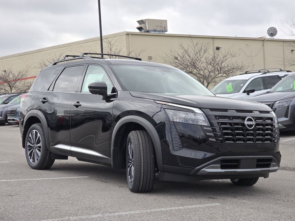 2026 Nissan Pathfinder Platinum - Photo 2