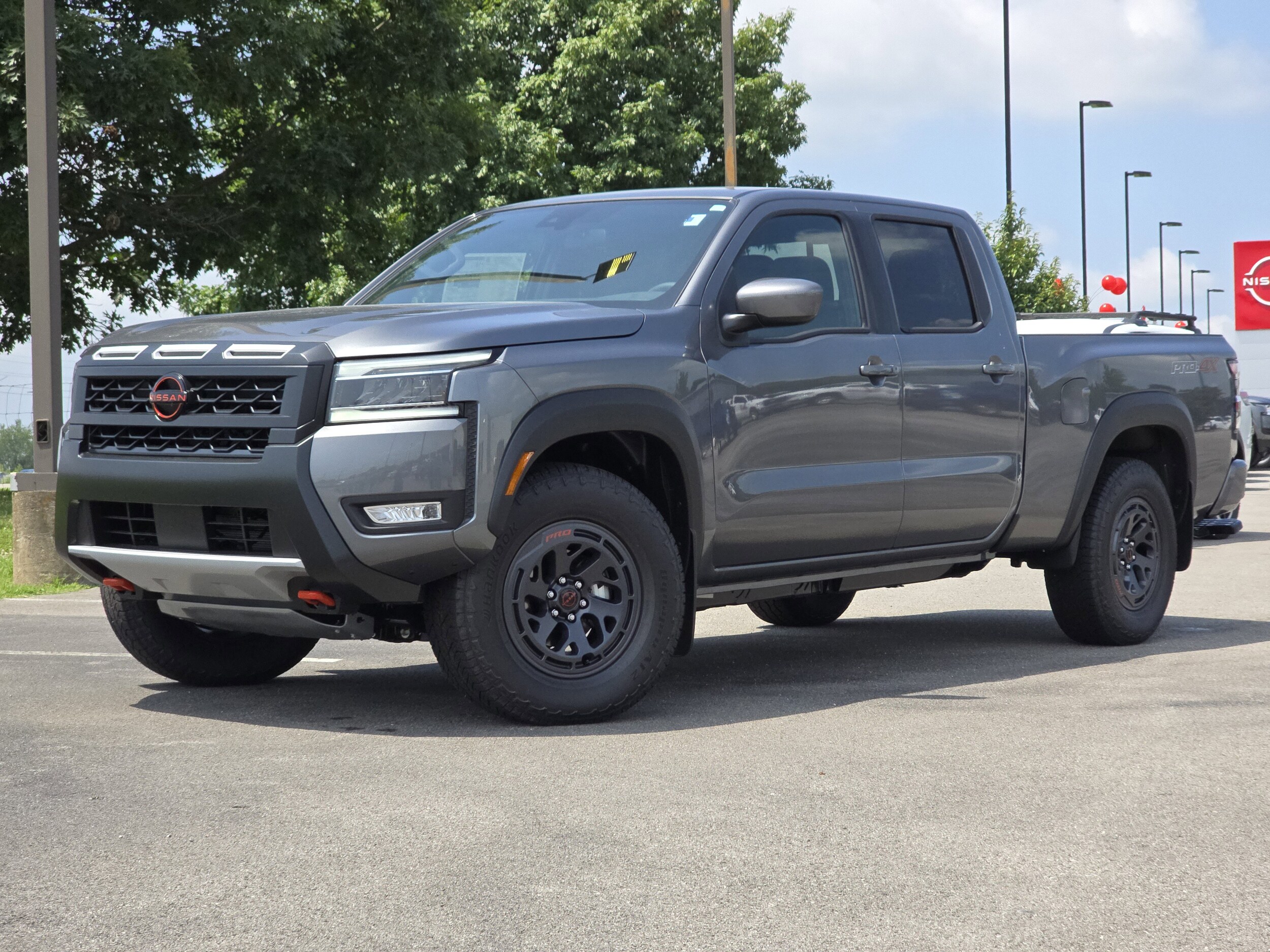 2025 Nissan Frontier PRO-4X Crew Cab photo 2