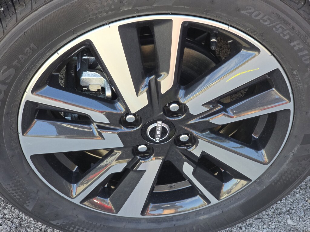 New 2025 Nissan Versa SV Sedan