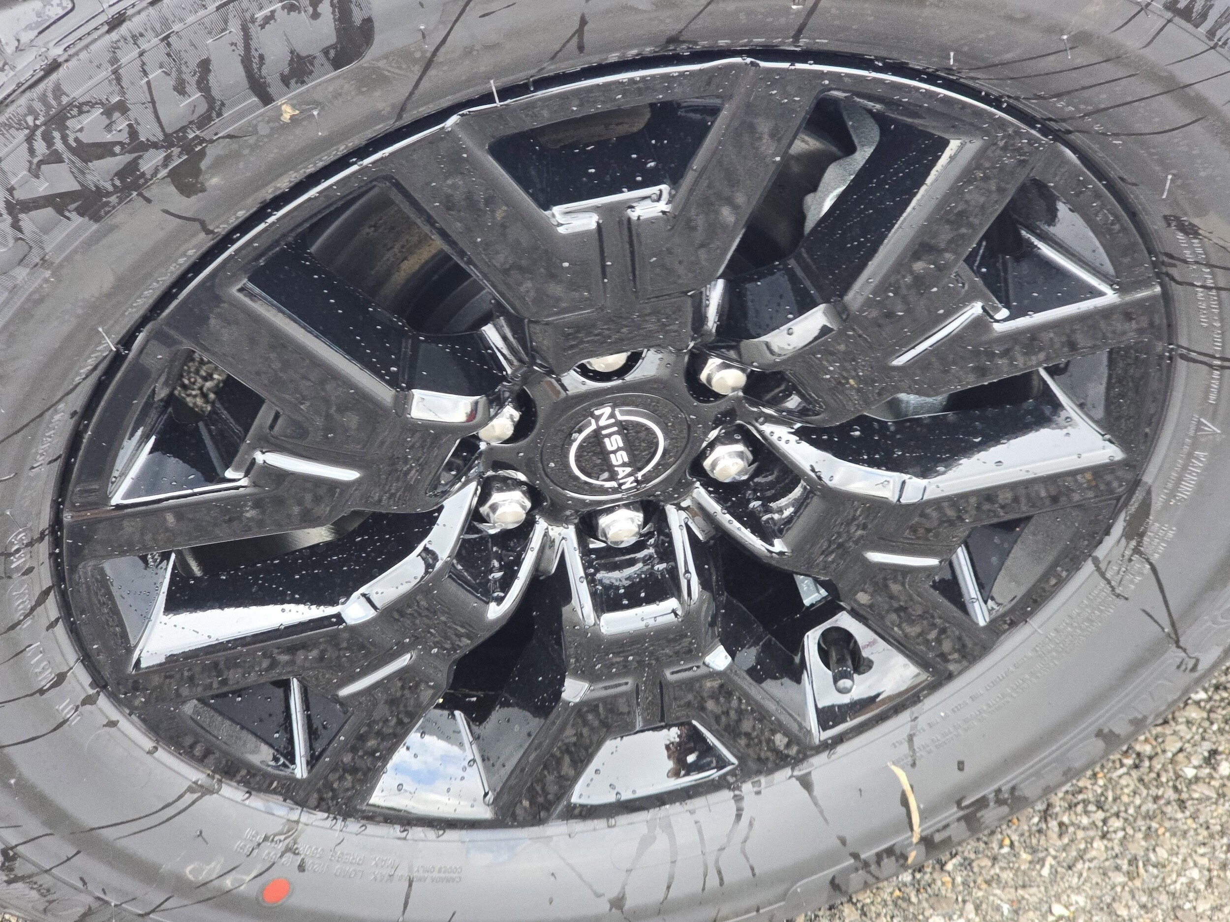2026 Nissan Frontier SV Crew Cab photo 3