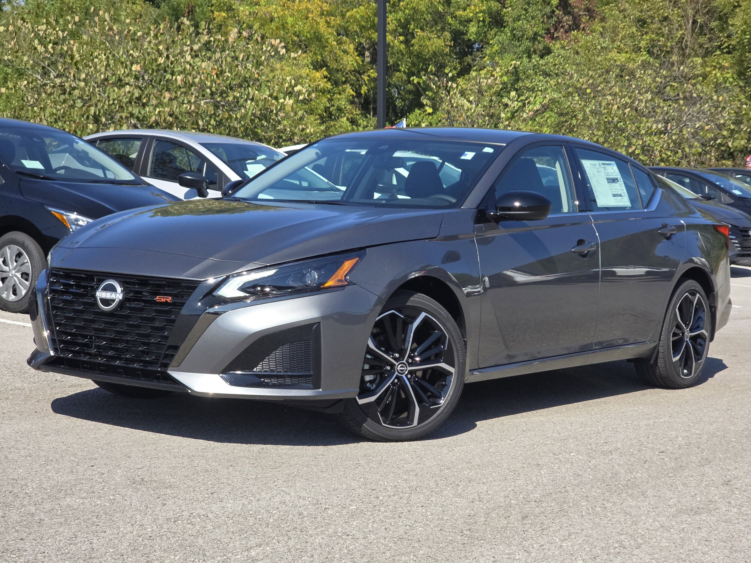 2025 Nissan Altima SR photo 2