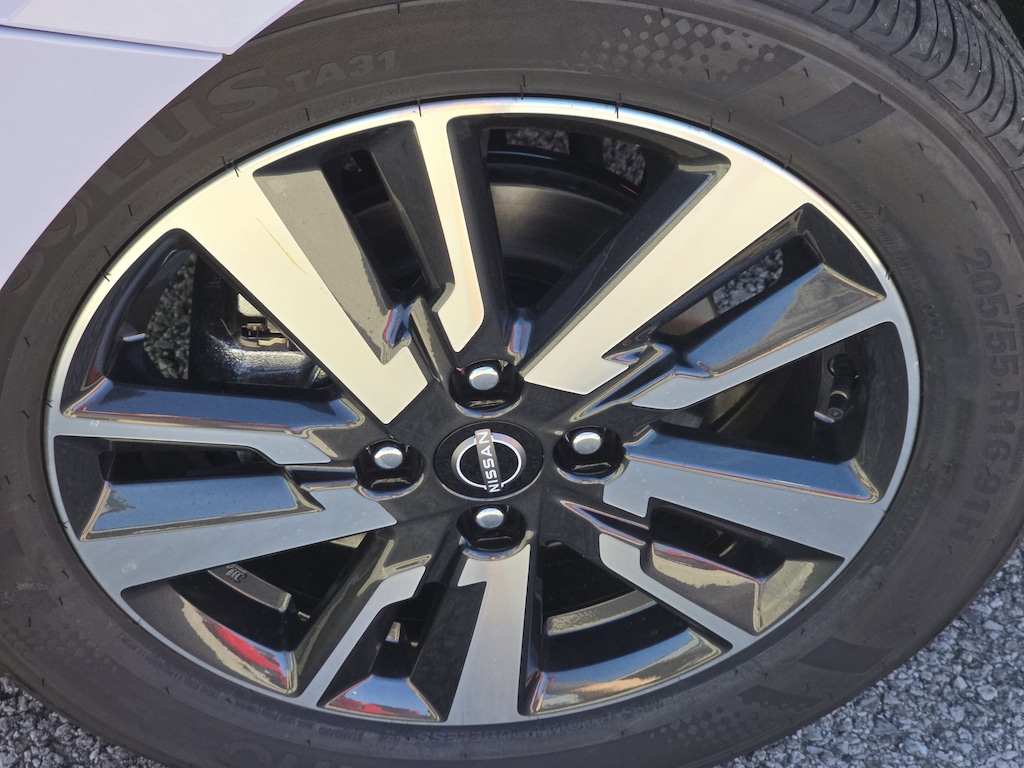 New 2025 Nissan Versa SV Sedan