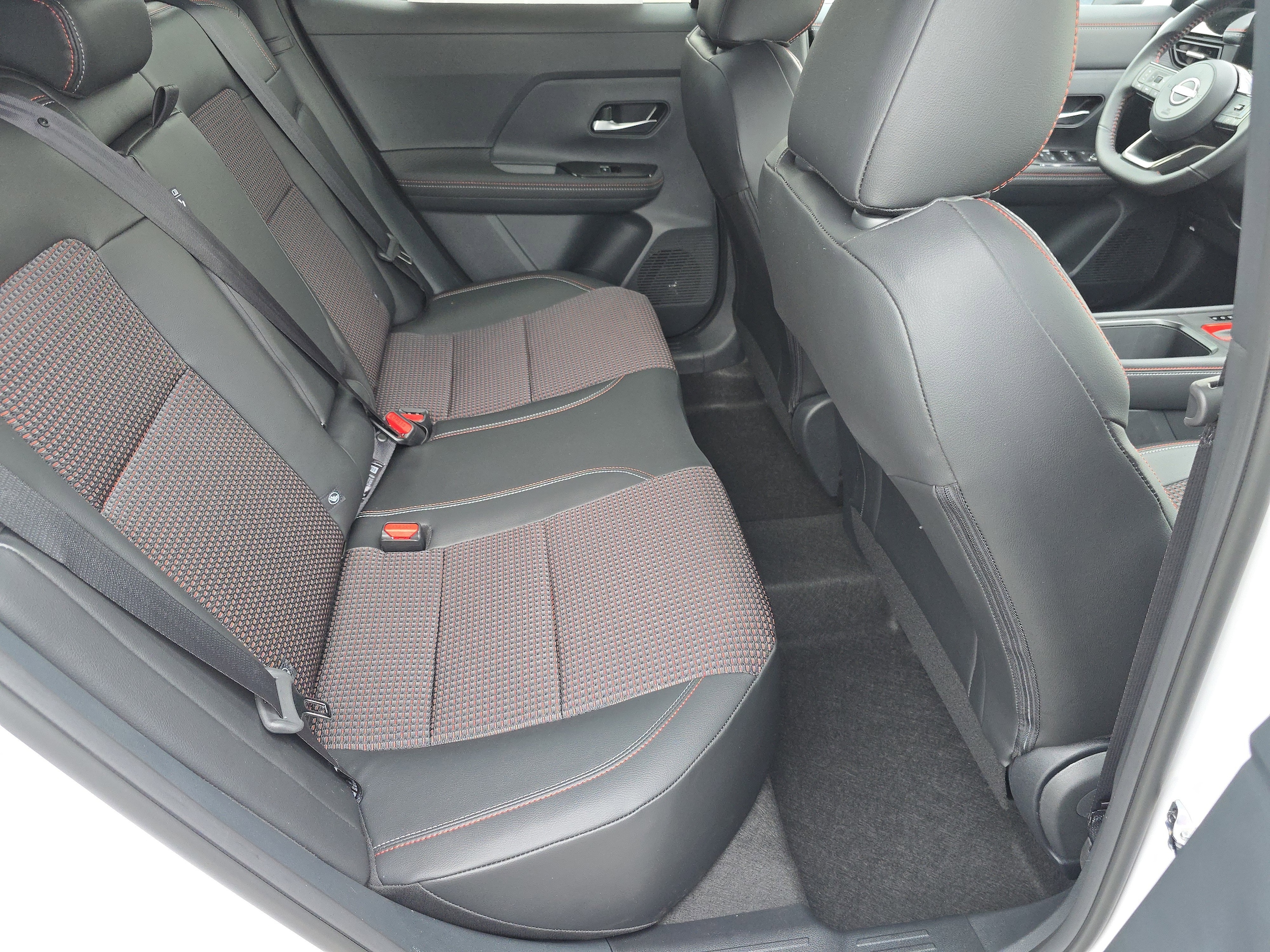 2025 Nissan Kicks SR - Photo 21