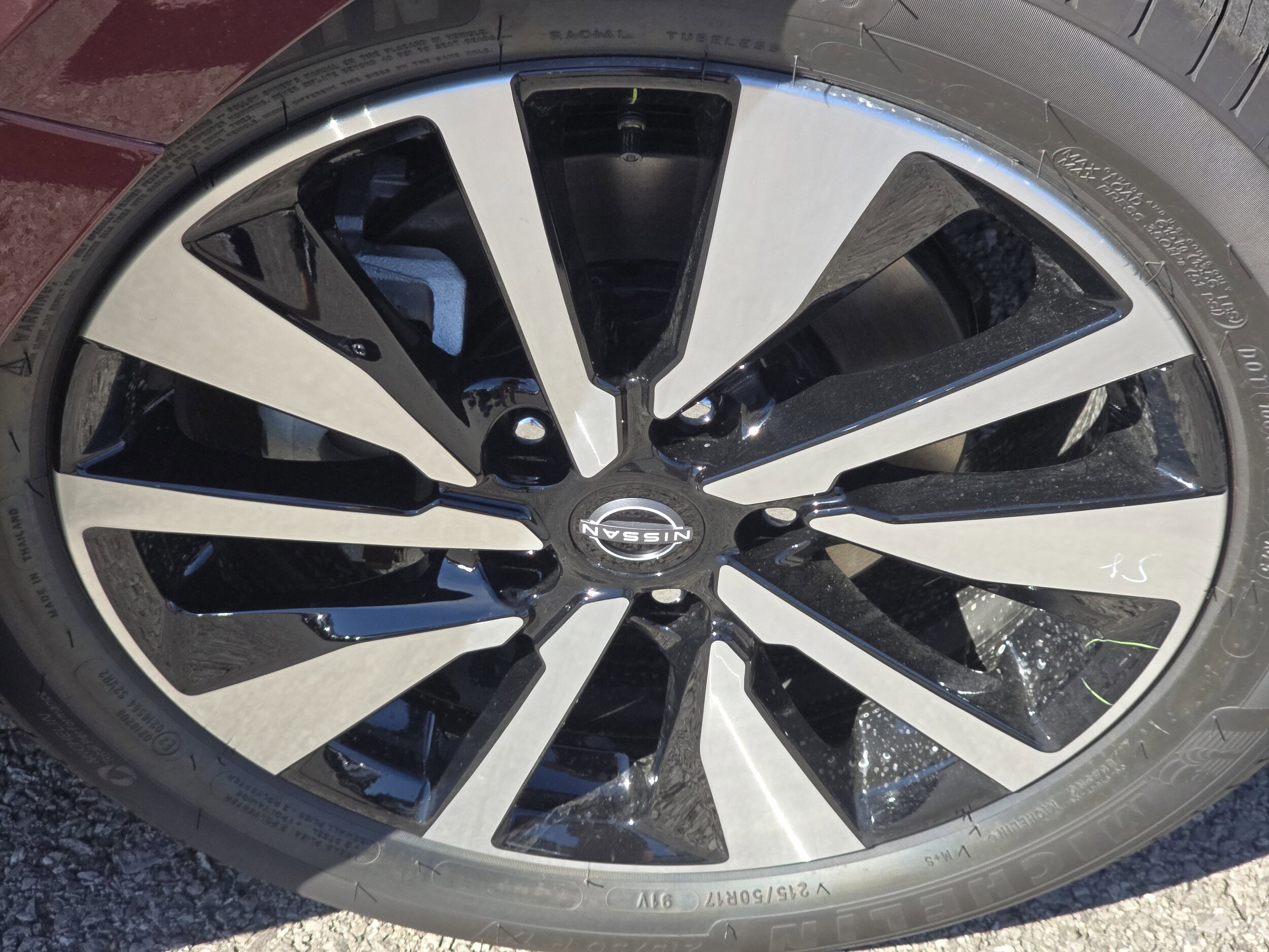 2025 Nissan Sentra SV photo 3