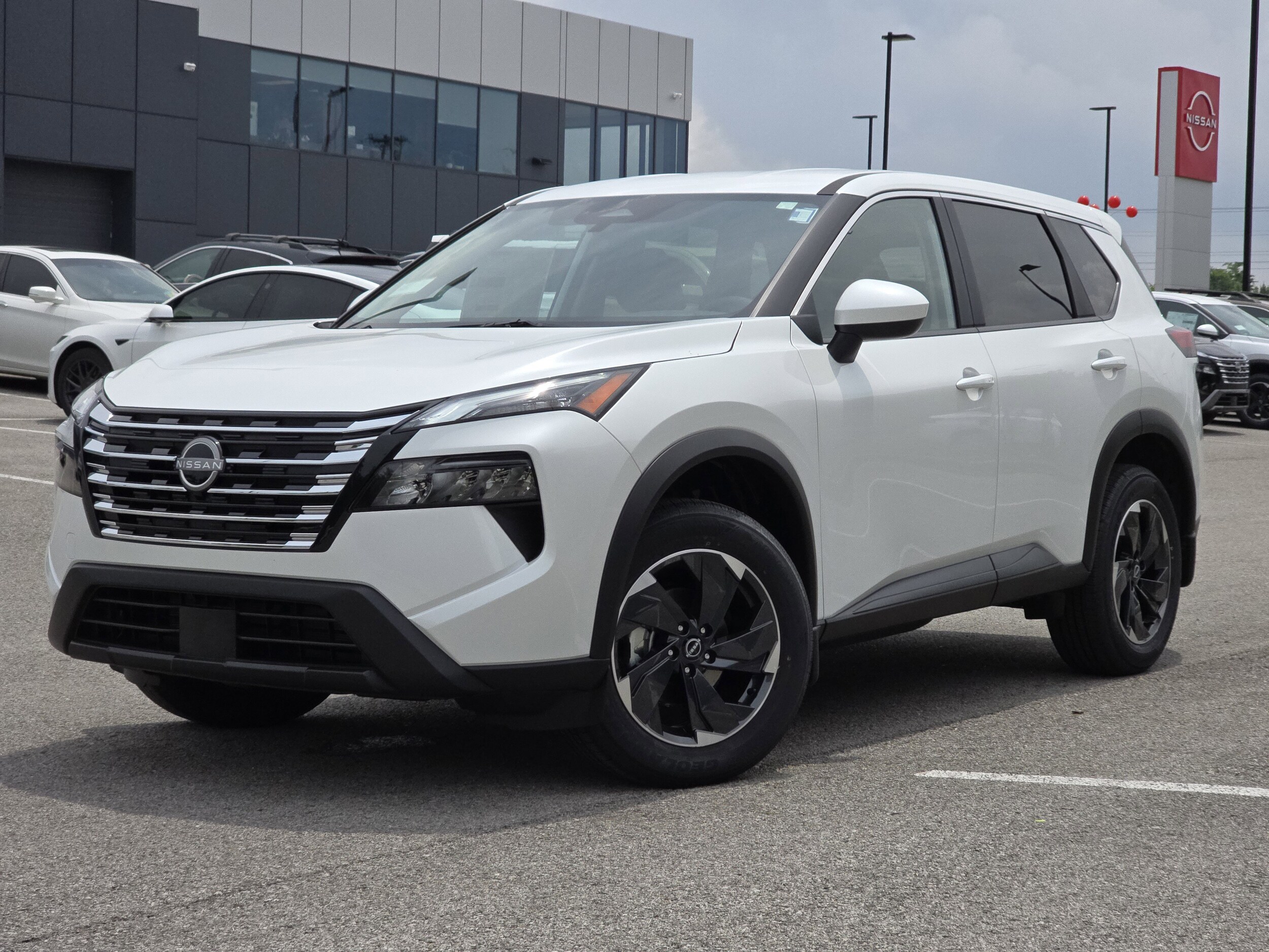2025 Nissan Rogue SV photo 2