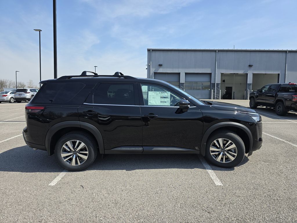 2026 Nissan Pathfinder SL - Photo 14