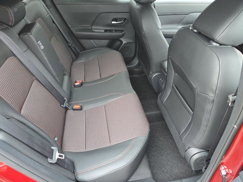 2026 Nissan KICKS SR - Photo 21