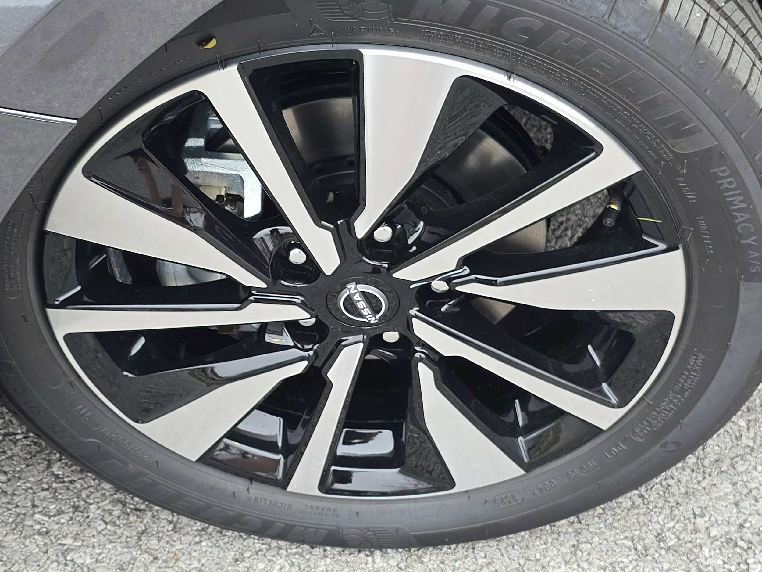 2025 Nissan Sentra SV photo 2