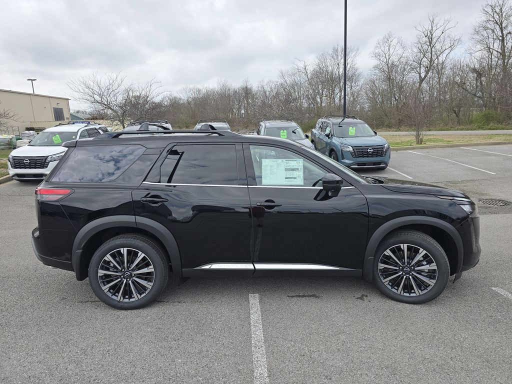 2026 Nissan Pathfinder Platinum - Photo 16