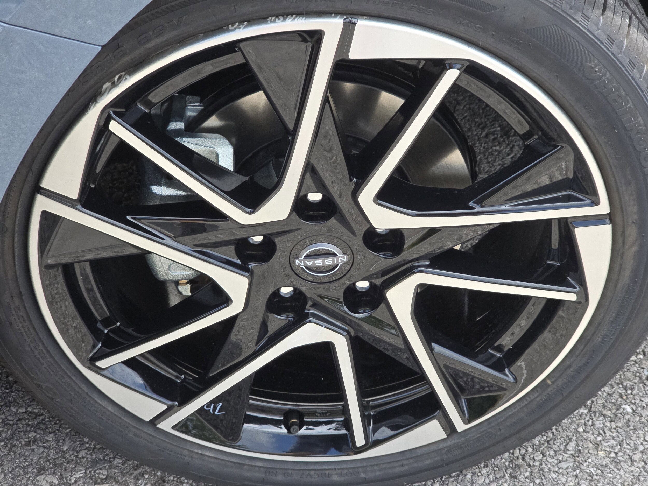 2025 Nissan Sentra SR photo 3